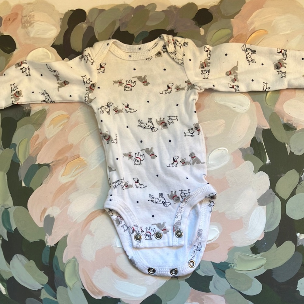 Adorable onesie! 🐶